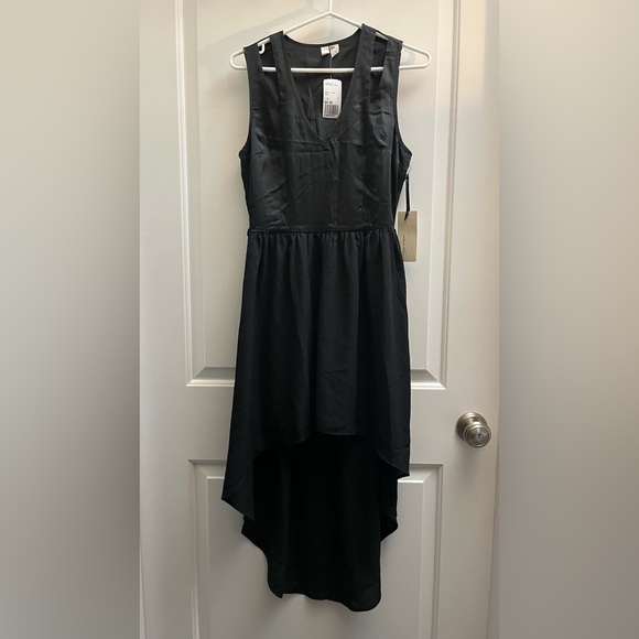 Hi-lo black dress - Picture 1 of 3